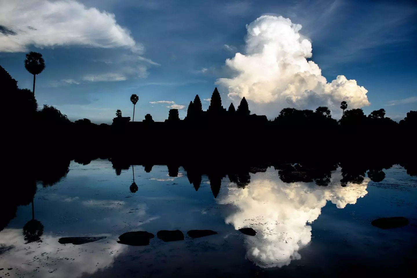 Templo de Angkor Wat al amanecer, Templos de Angkor, Siem Reap, Camboya