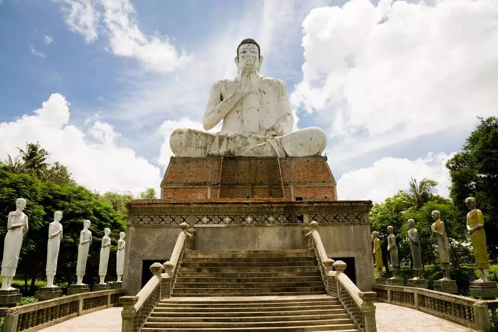 Buda gigante de Ek Phnom, Battambang, Camboya