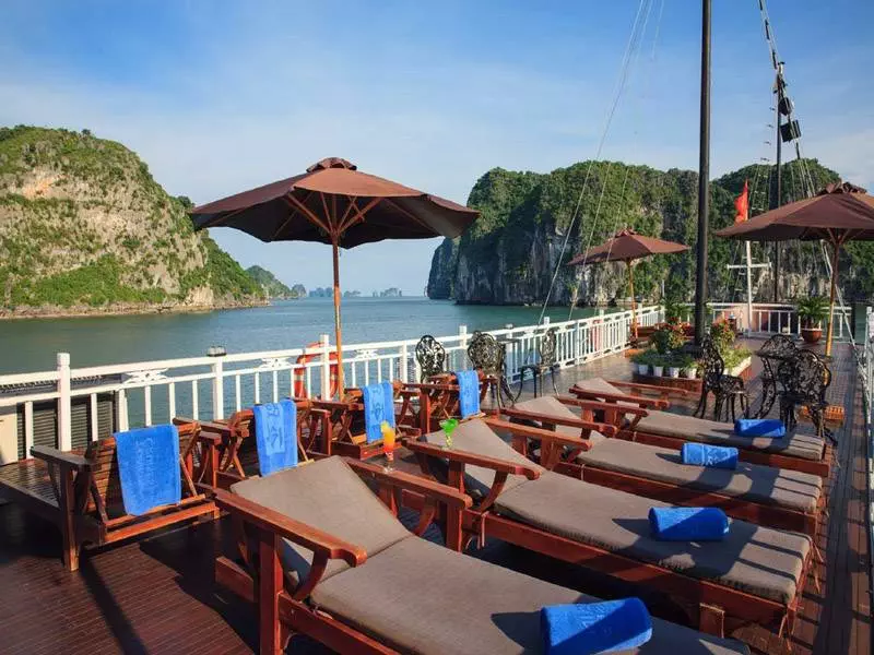 Crucero Garden Bay, Bahía de Halong, Vietnam