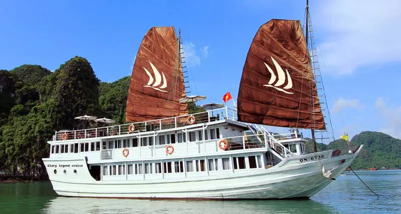 Crucero Glory Legend, Bahía de Halong, Vietnam